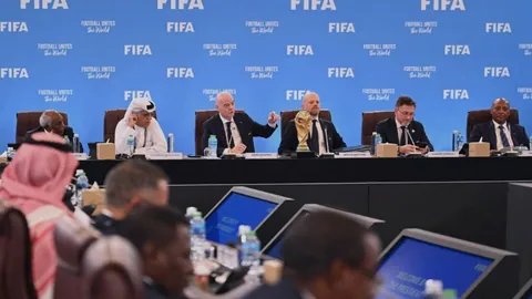 巴赫与国际师生青年共谈奥林匹克精神